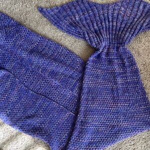 Knit Mermaid Tail Blanket - Blue/Purple
